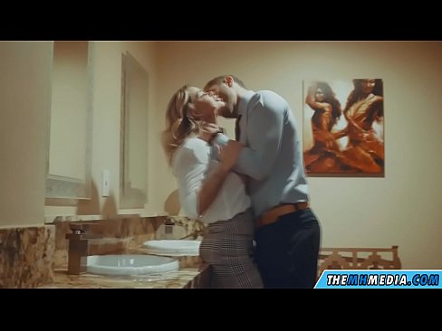 ❤️ Калі грудастая бландынка спакушае цябе ў грамадскім туалете Рускае порна у нас be.yespornpics.ru ❌️